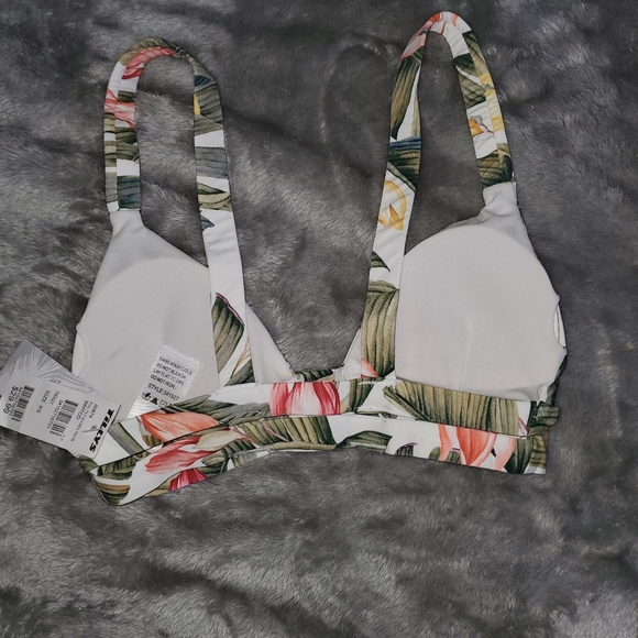 Full Tilt Bikini Top - Picture 2 of 2